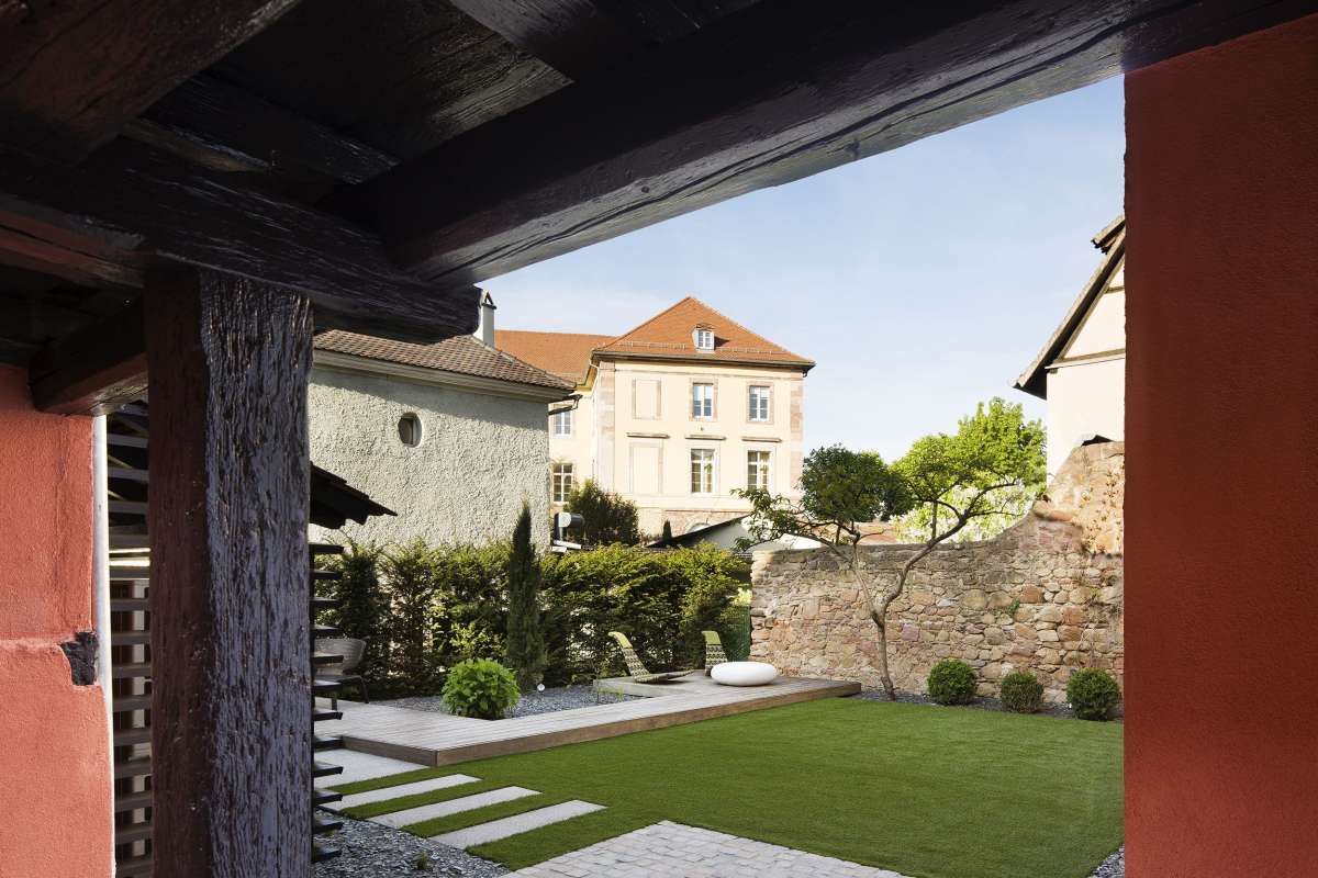 Jardin au bord de la rivière Colombier Suites Colmar